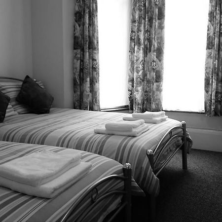 The Northbrook Hotel Ilford Esterno foto